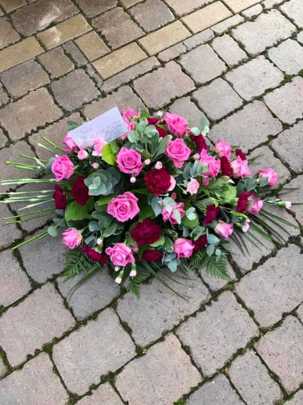 Mixed Stemmed Single Ended Spray