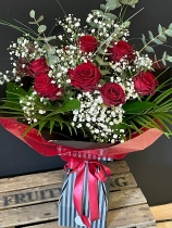 Dozen Rose Deluxe Handtied