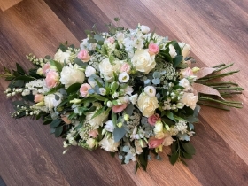 Mixed Stemmed Single Ended Spray